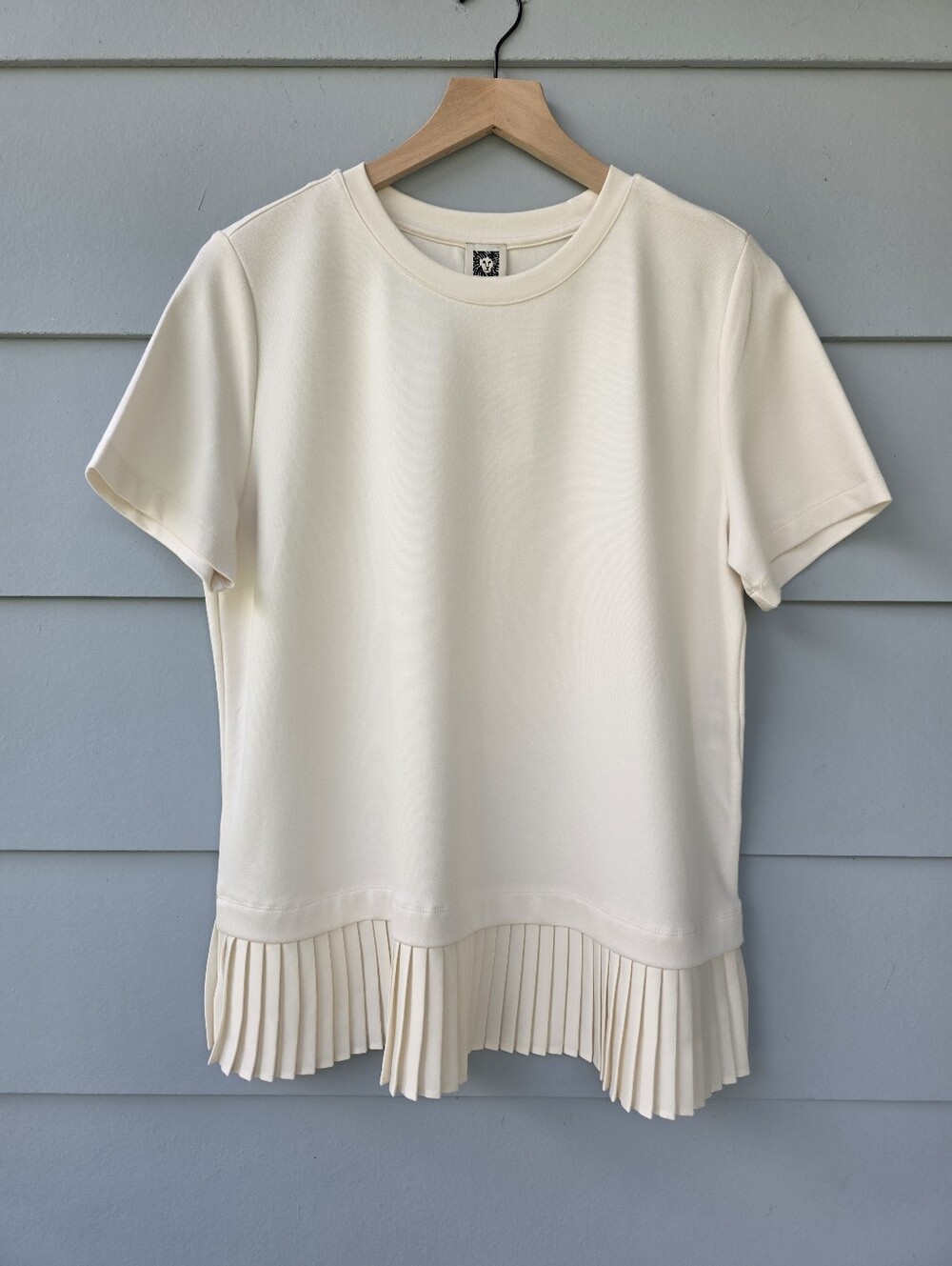 Anne Klein Women's L Ivory Solid Knit Short Sleeve Round Neck Pleated Hem Top. L